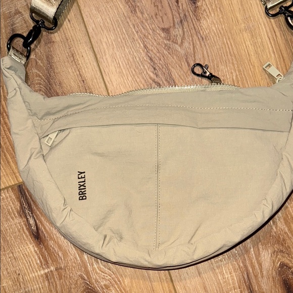 Brixley Crescent Bag - Picture 5 of 6